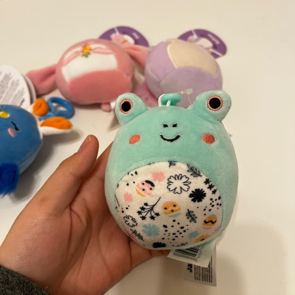 4 Small Squishmallow Keychains - Picture 6 of 11